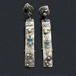 Handmade earrings made of blue stone – Artisan look