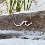 Silver ocean wave necklace – Flowing form