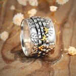 Small bee flower ring – classic charm