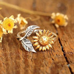 Adjustable sunflower ring made of gold – luxurious appeal