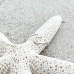 Silver ocean wave ring – Minimal motion