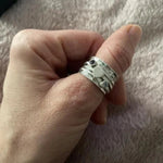 Spinner heart ring – luxurious appeal