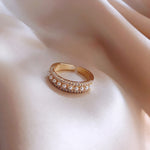Luxury ring made of gold and pearls – Refined richness