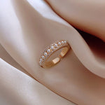 Luxury ring made of gold and pearls – Refined richness