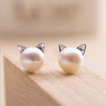 Kitten earrings with cultured pearls and silver – Playful grace
