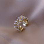 Luxurious pearl ring in gold – Soft luster