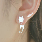 Silver climbing kitten earring – Playful charm