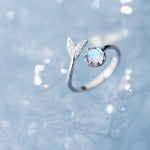Adjustable ring with dolphin tail made of sterling silver and blue zirconium dioxide – Marine detail