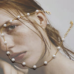 Pearl necklace in gold – radiant shine