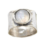 Moonstone ring in silver – Ethereal glow