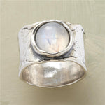 Moonstone ring in silver – Ethereal glow