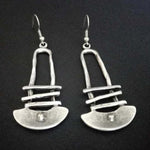 Geometric half-circle step earrings – Modern form