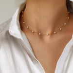 Pearl necklace in gold – radiant shine