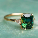 Elegant square emerald ring – timeless beauty