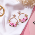 Flower and pearl earrings in gold – Timeless look