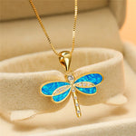 Dragonfly necklace made of gold with opal – Delicate glow