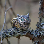 Owl emerald ring – refined style