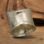 Blooming daisy wide band ring – subtle sparkle