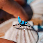 Whale tail ring made of silver and opal – Marine form